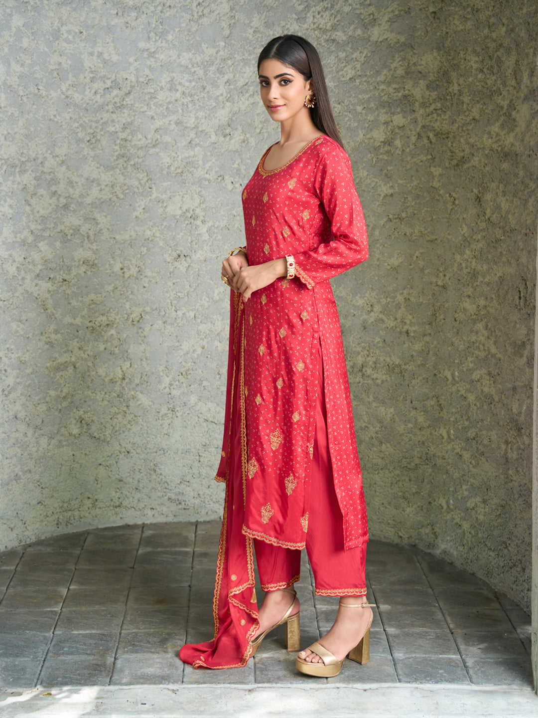 Digital Bandhni Printed Kurta with Trouser & Scalloped Dupatta Product vendor
