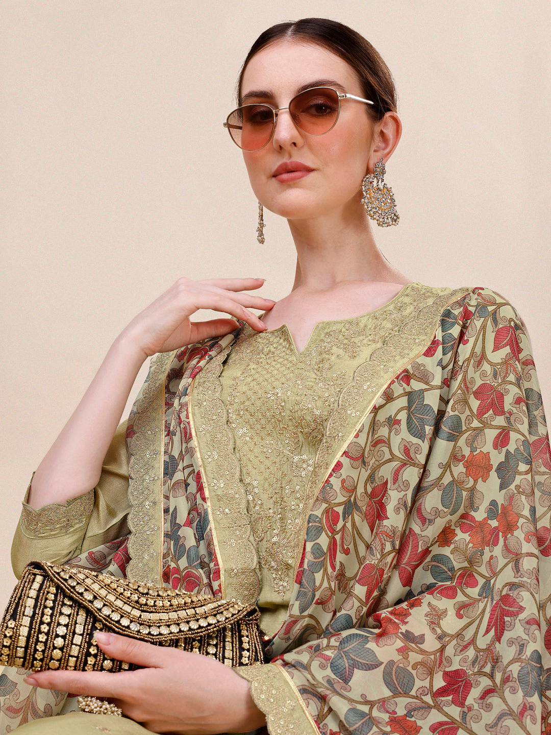 Green Embroidery Kurta Suit Set Product vendor