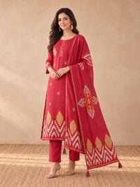 Women's Red Geometric Printed Kurta Set with Dupatta