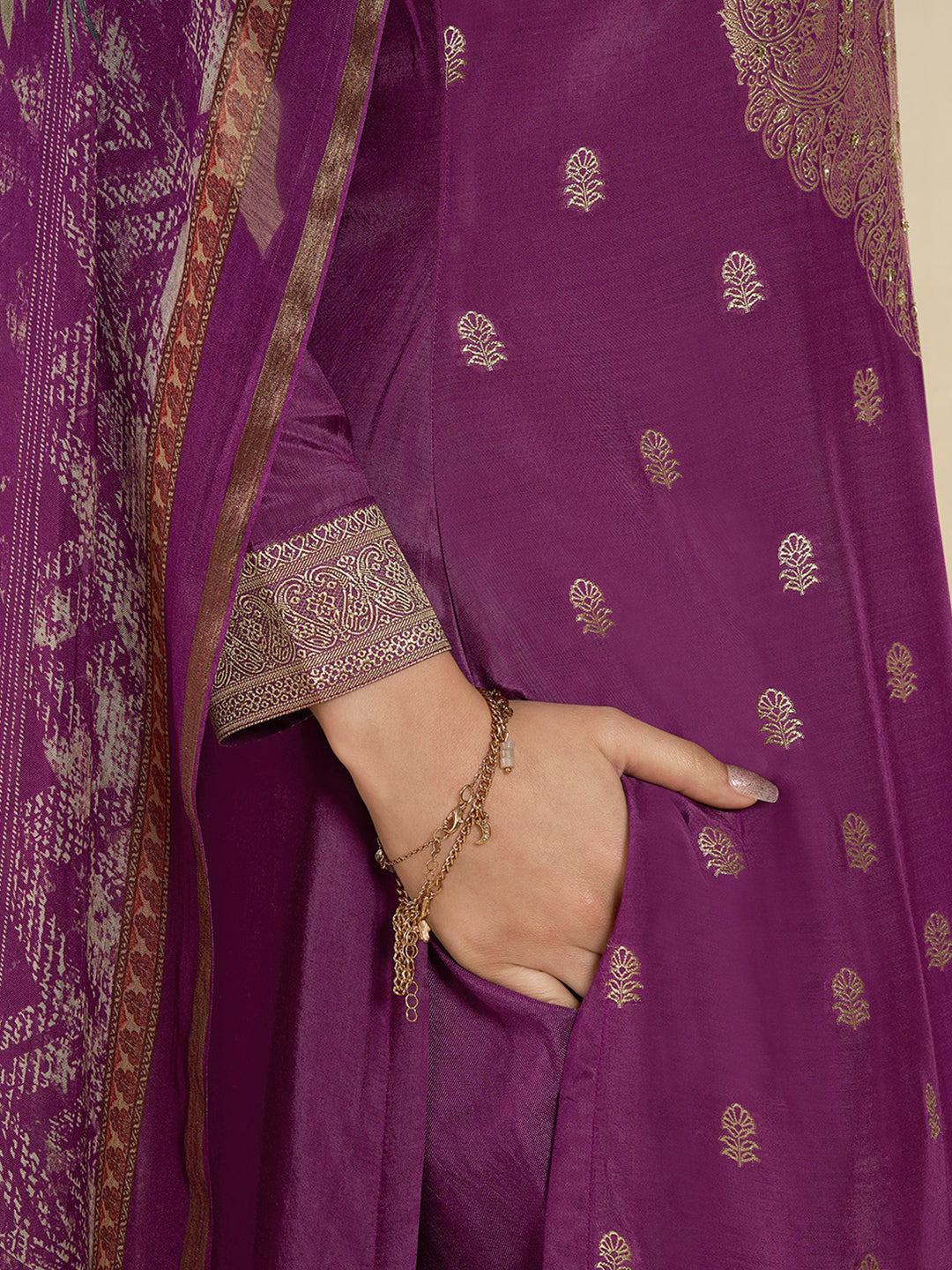 Muslin Jacquard Kurta Suit Set with Pencil Sketch Weave Handwork on Yoke Product vendor