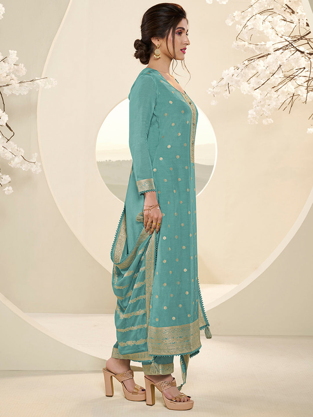 Sea Green Muslin Jacquard Kurta Suit Set with Champagne Thread Weave & Pencil Sketch Weave Yoke Product vendor