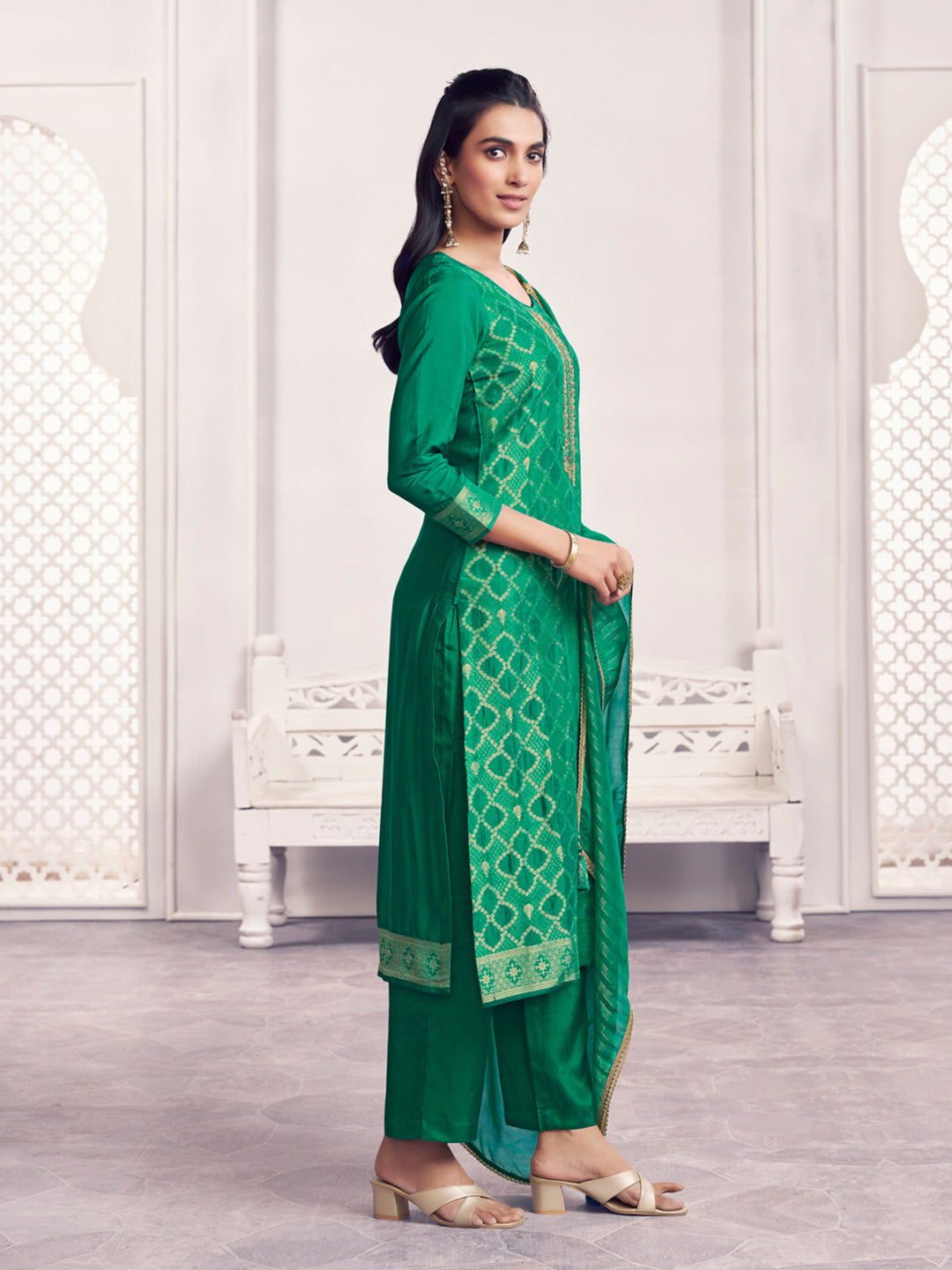 Green Jacquard Straight Kurta With Dyed Trousers And Jacquard Dupatta