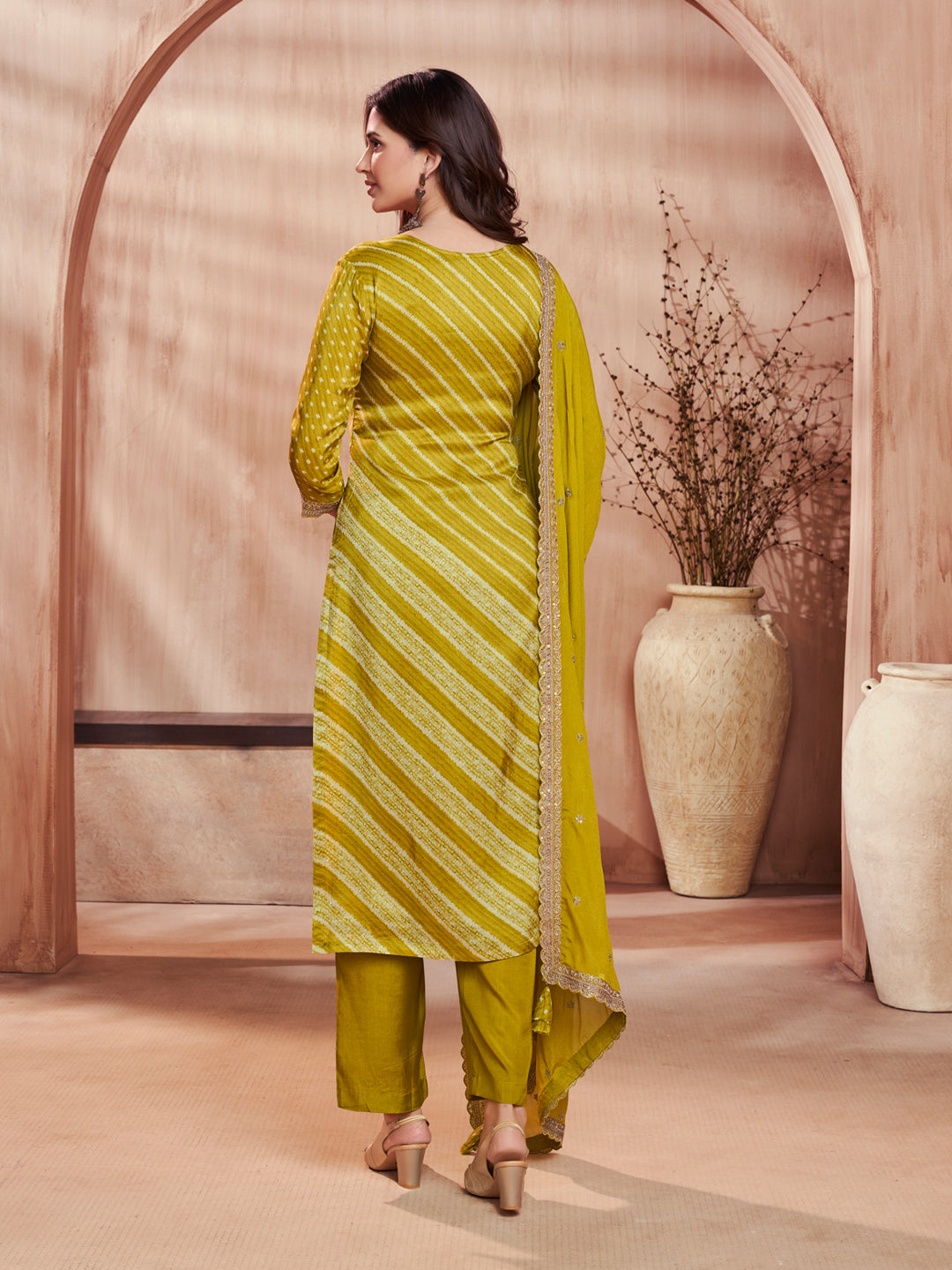 Olive Printed Straight Kurta With Dyed Trousers And Embroidery Dupatta