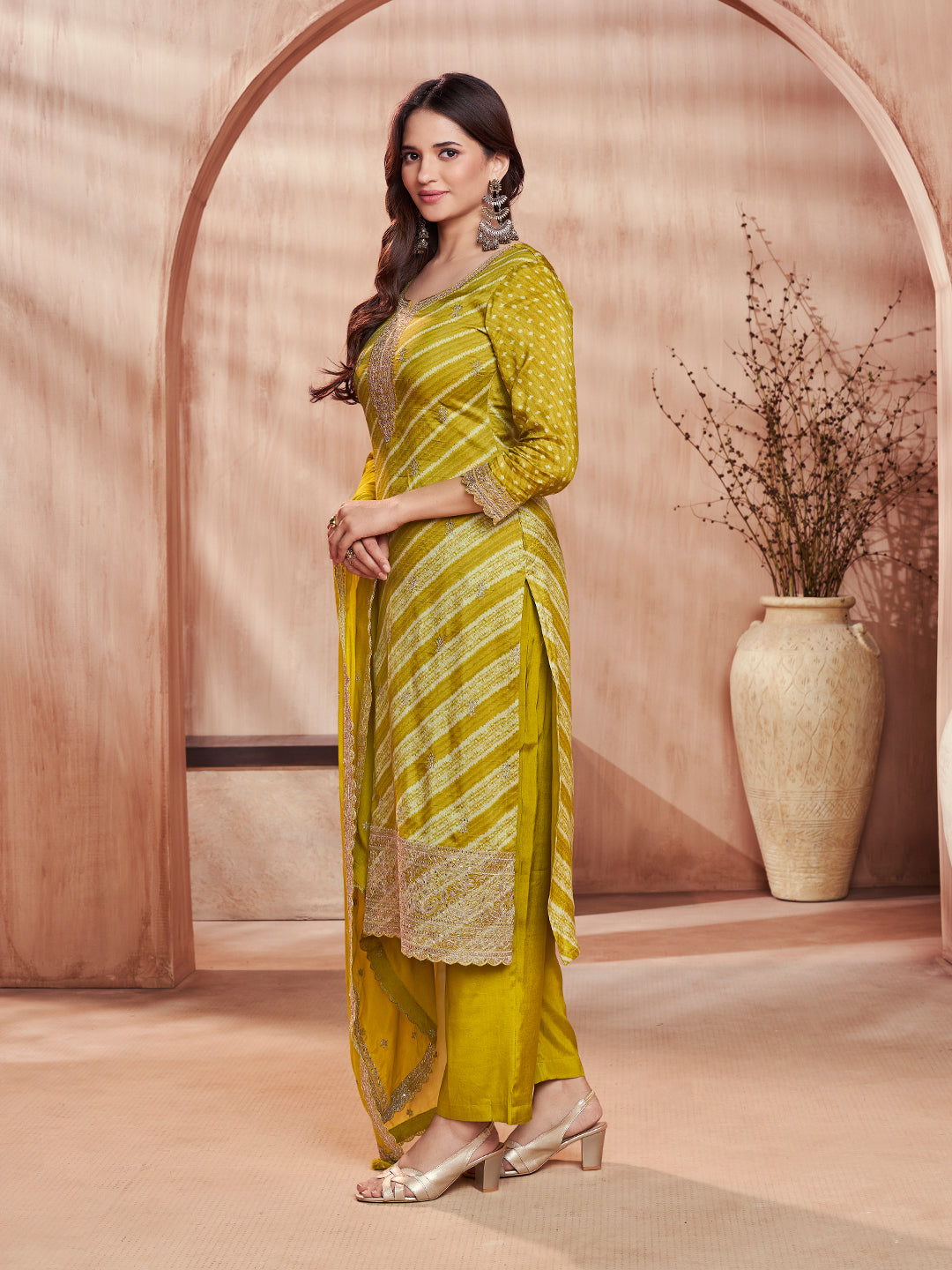 Olive Printed Straight Kurta With Dyed Trousers And Embroidery Dupatta