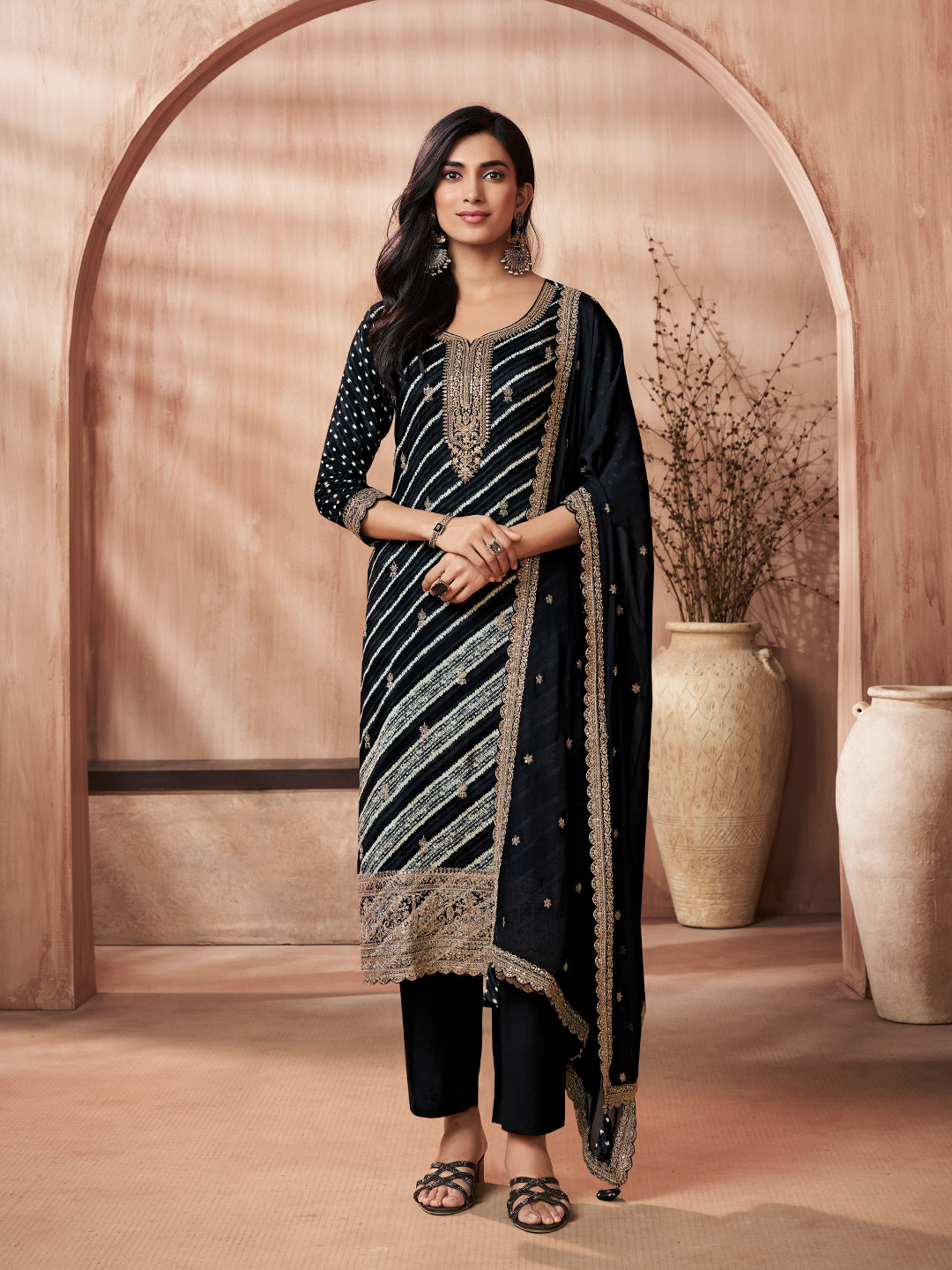 Black Printed Straight Kurta With Dyed Trousers And Embroidery Dupatta
