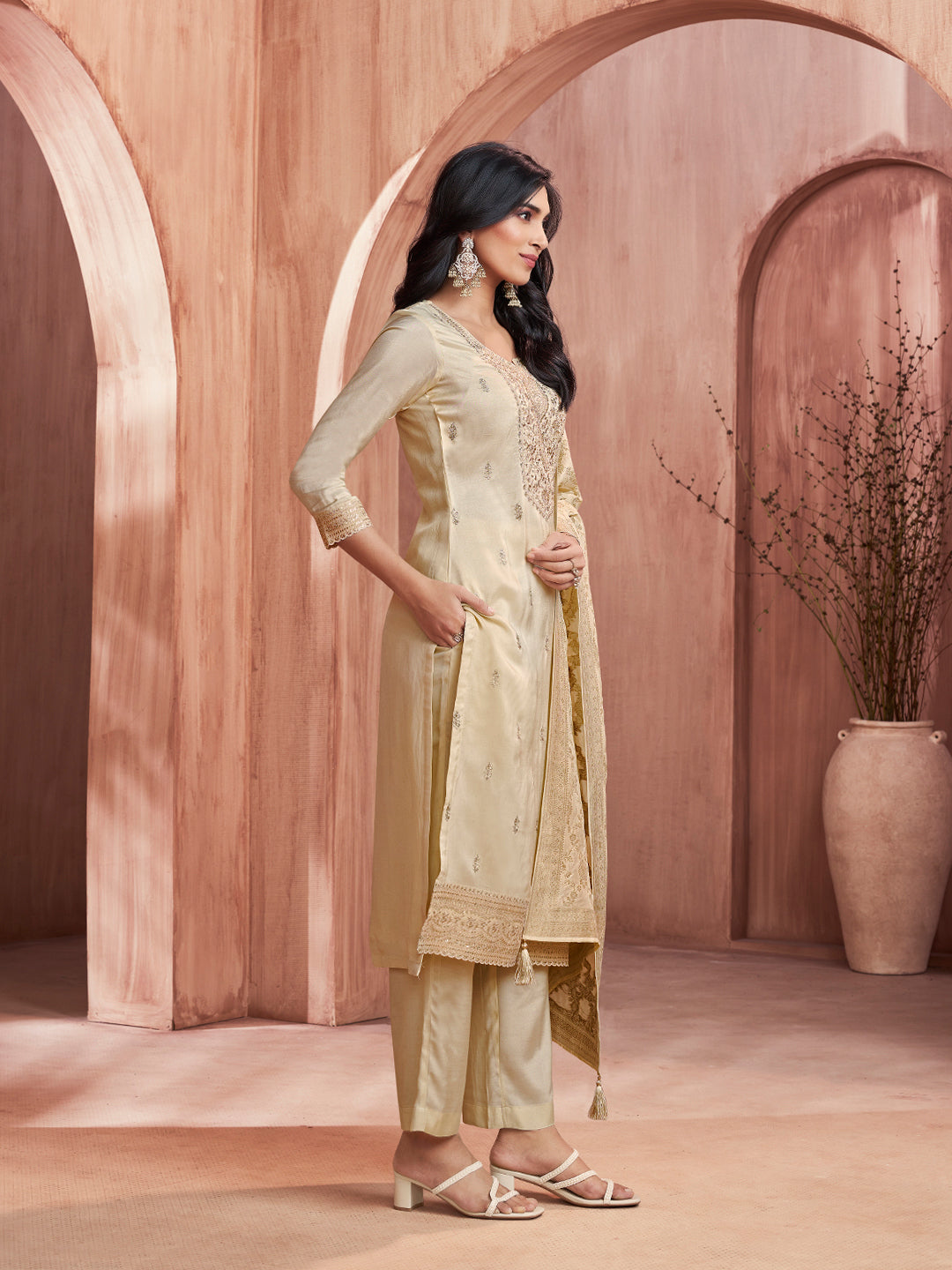 Off-White Embroidery Straight Kurta With Dyed Trousers And Jacquard Dupatta