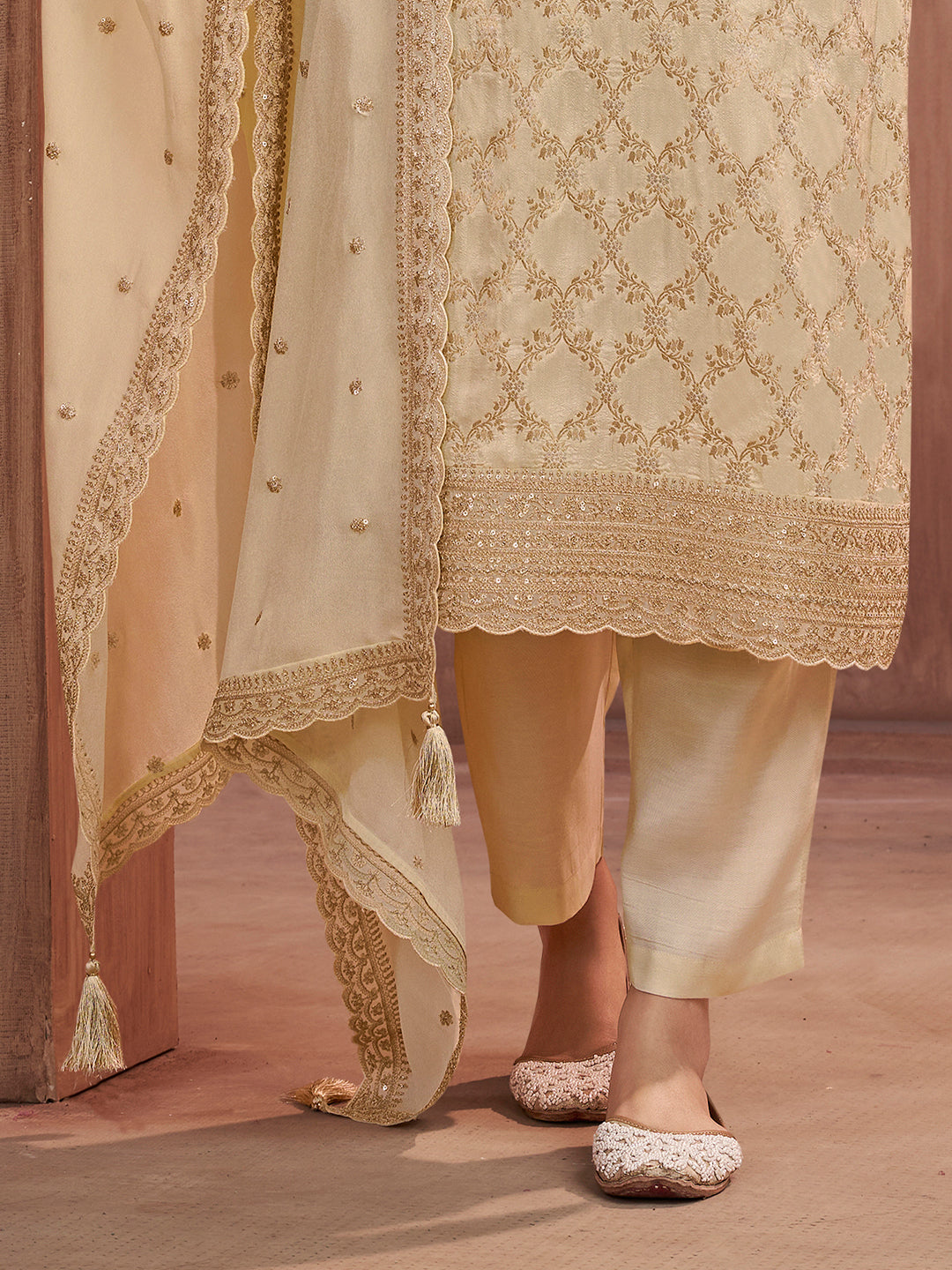 Off-White Jacquard Straight Kurta With Dyed Trousers And Embroidery Dupatta