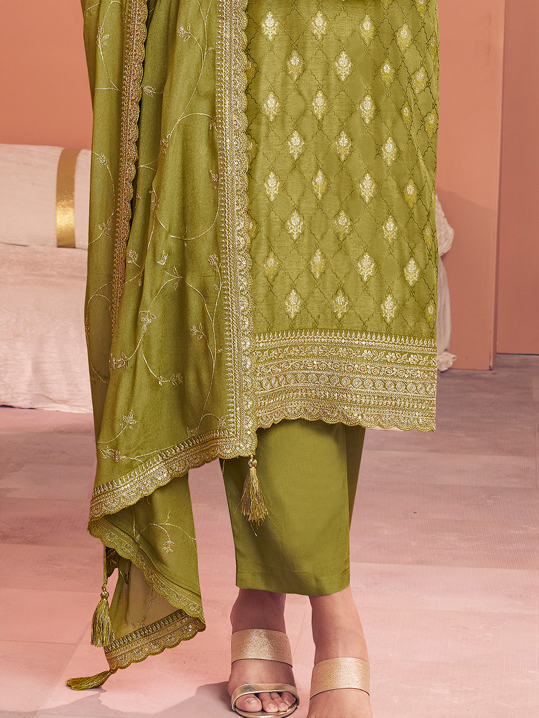 Olive Jacquard Straight Kurta With Dyed Trousers And Embroidery Dupatta