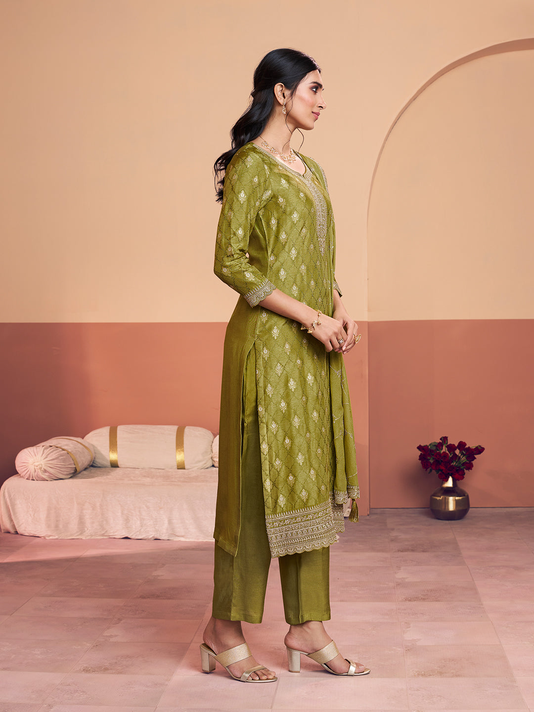 Olive Jacquard Straight Kurta With Dyed Trousers And Embroidery Dupatta