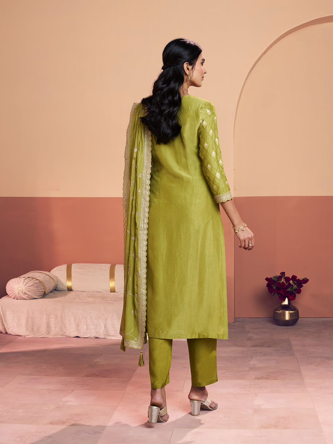Olive Jacquard Straight Kurta With Dyed Trousers And Embroidery Dupatta