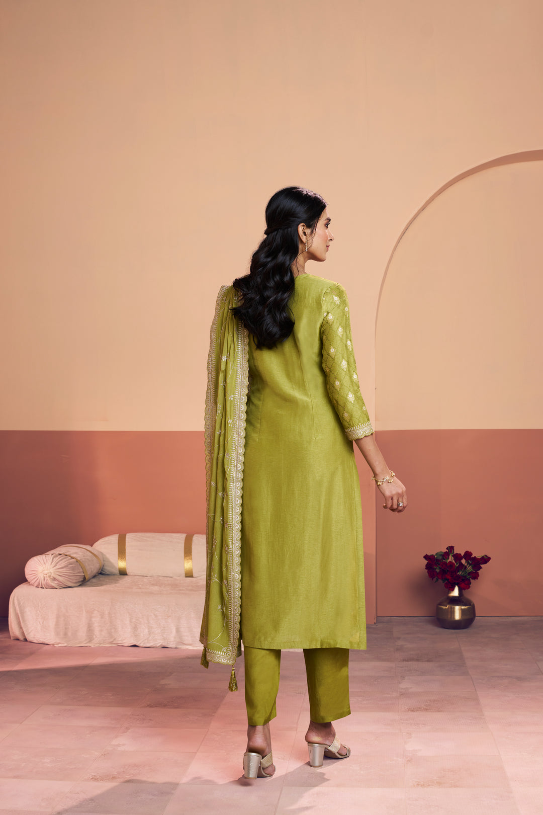 Olive Jacquard Straight Kurta With Dyed Trousers And Embroidery Dupatta