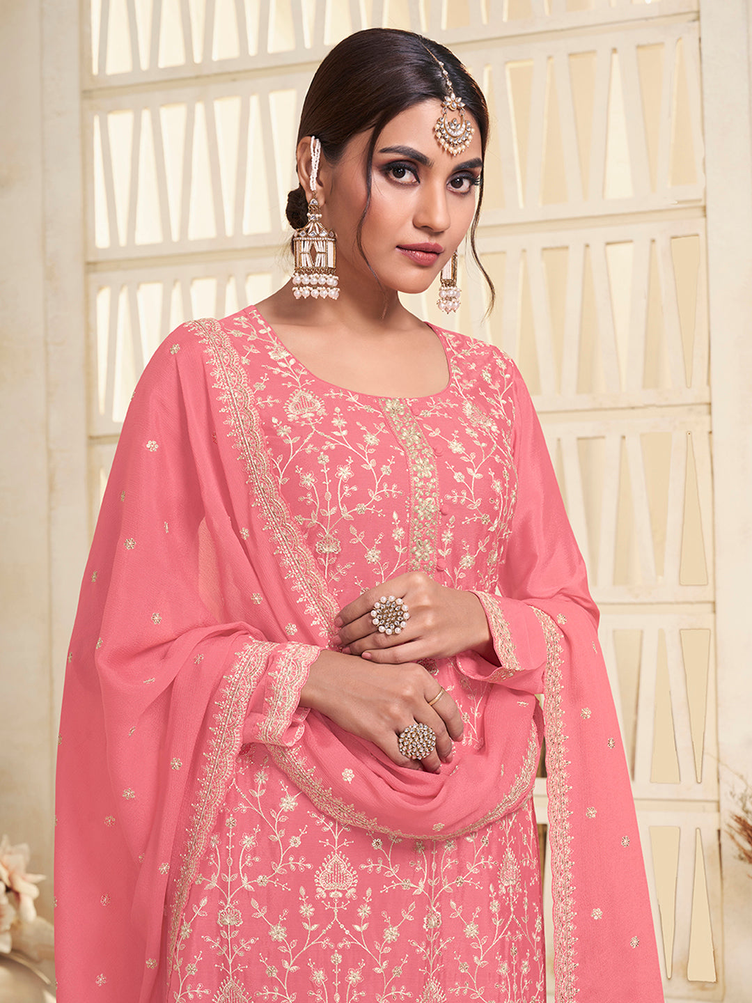 Leavender White Thread Embroidered KurtaPeach White Thread Embroidered Kurta Suit Set Suit Set Product vendor