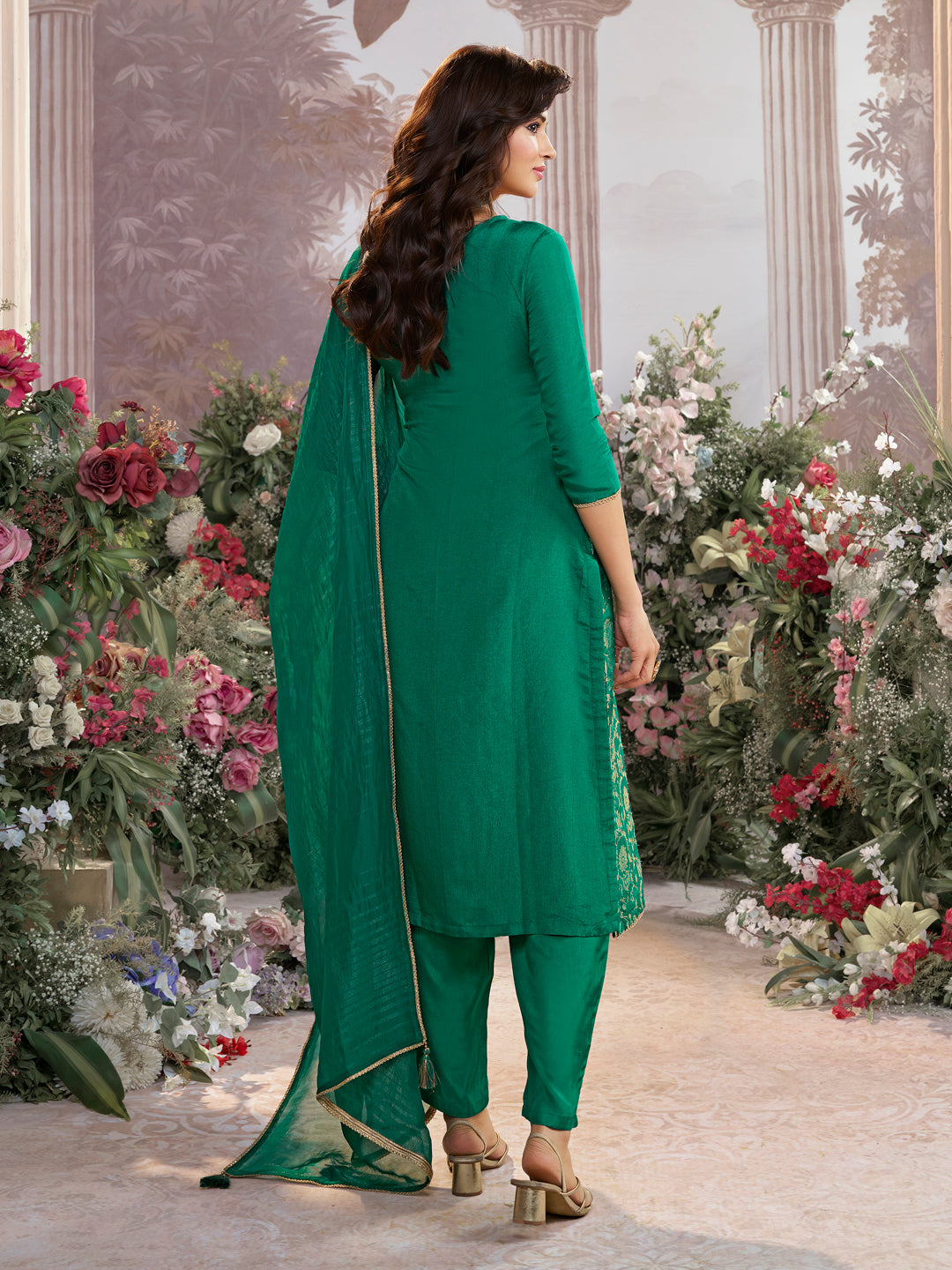 Green Chinon Kurta Set with Jacquard and Zari Work, Paired with an Organza Dupatta