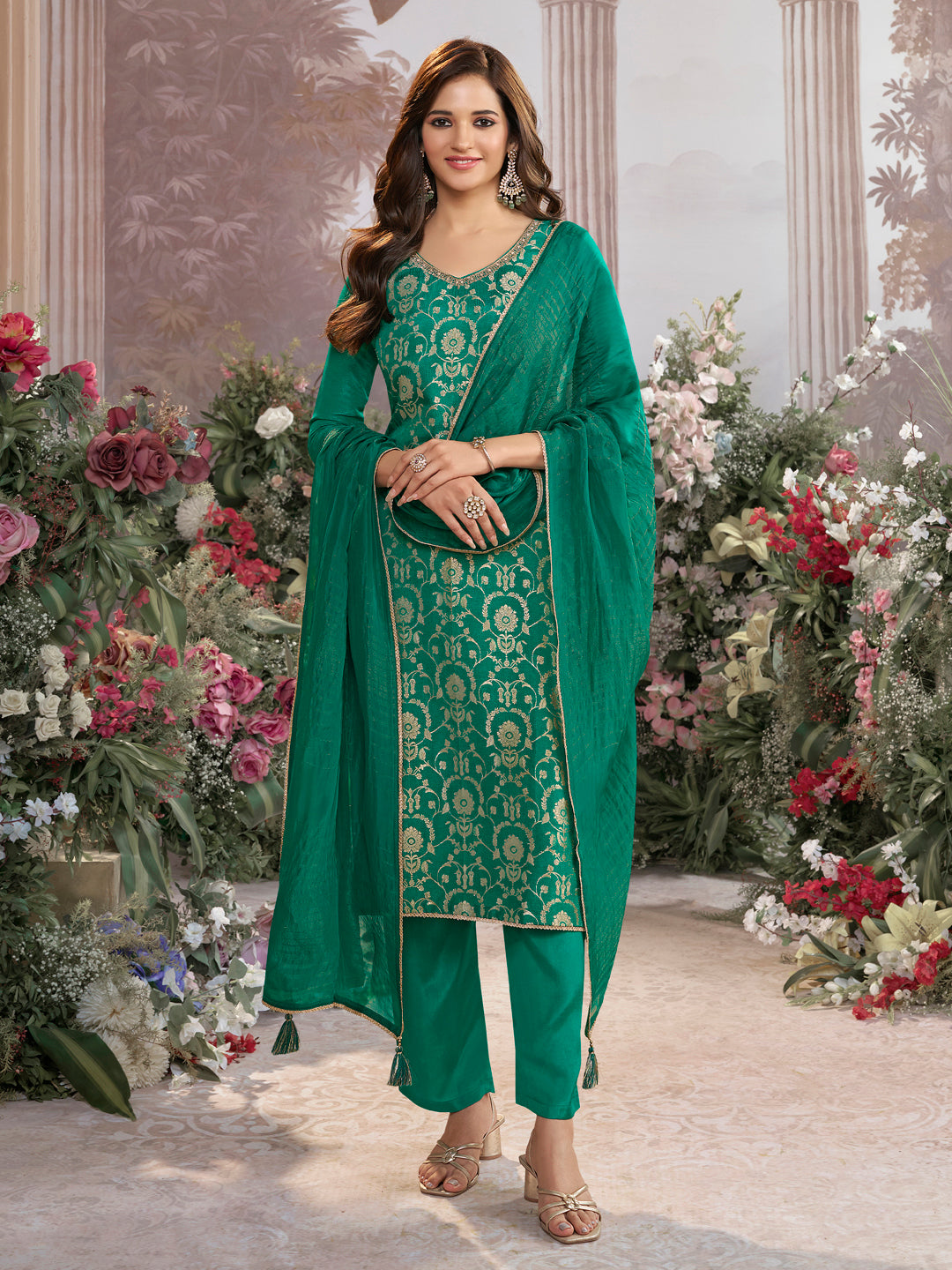 Green Chinon Kurta Set with Jacquard and Zari Work, Paired with an Organza Dupatta