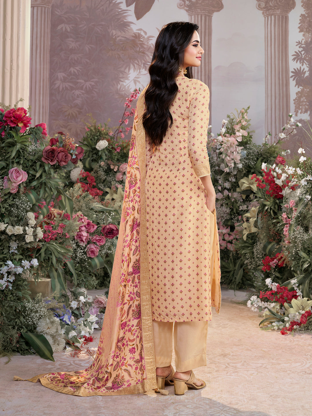 Off-White Russian Silk Kurta Set with Digital Print Work Paired with Russian Silk Digital Printed Duppatta