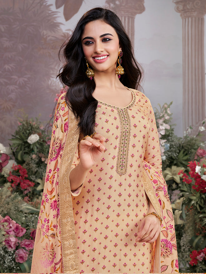 Off-White Russian Silk Kurta Set with Digital Print Work Paired with Russian Silk Digital Printed Duppatta