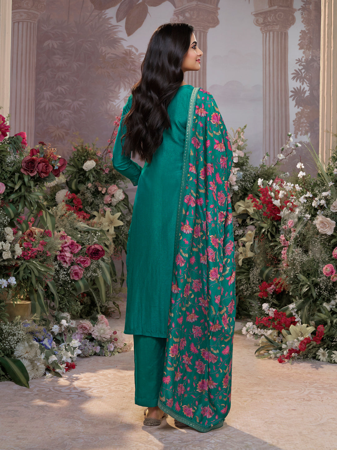 Green Dola Silk Kurta Set with Jacquard Work, Paired with a Dola Silk Digital Printed Dupatta