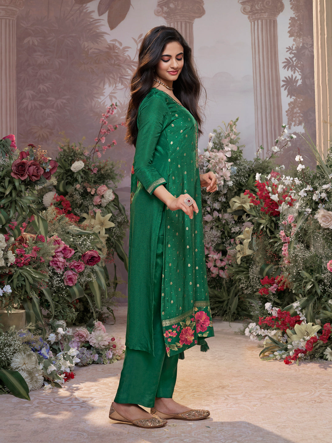Green Dola Silk Kurta Set with Jacquard Work, Paired with a Dola Silk Digital Printed Dupatta