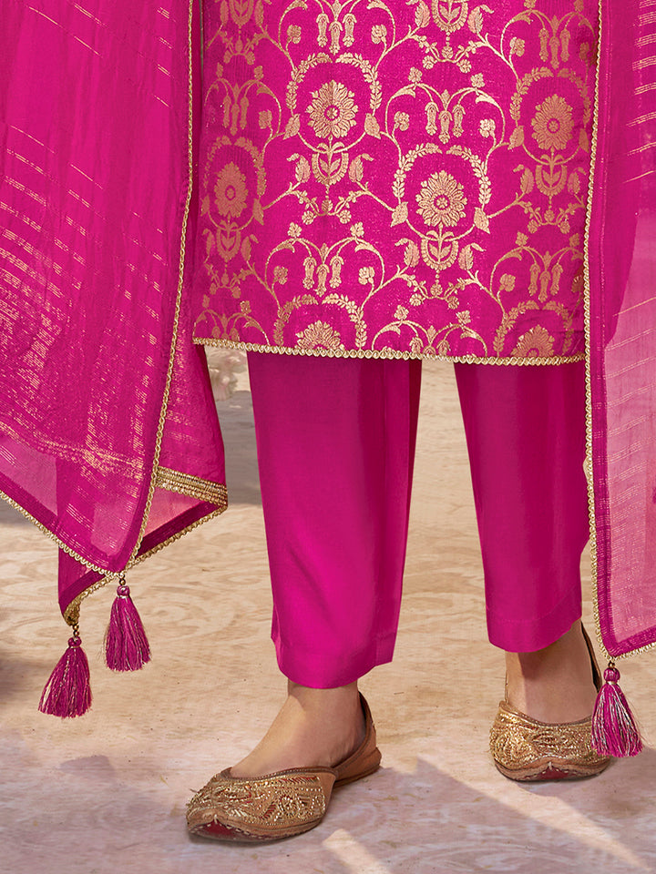 Pink Chinon Kurta Set with Jacquard and Zari Work, Paired with an Organza Dupatta