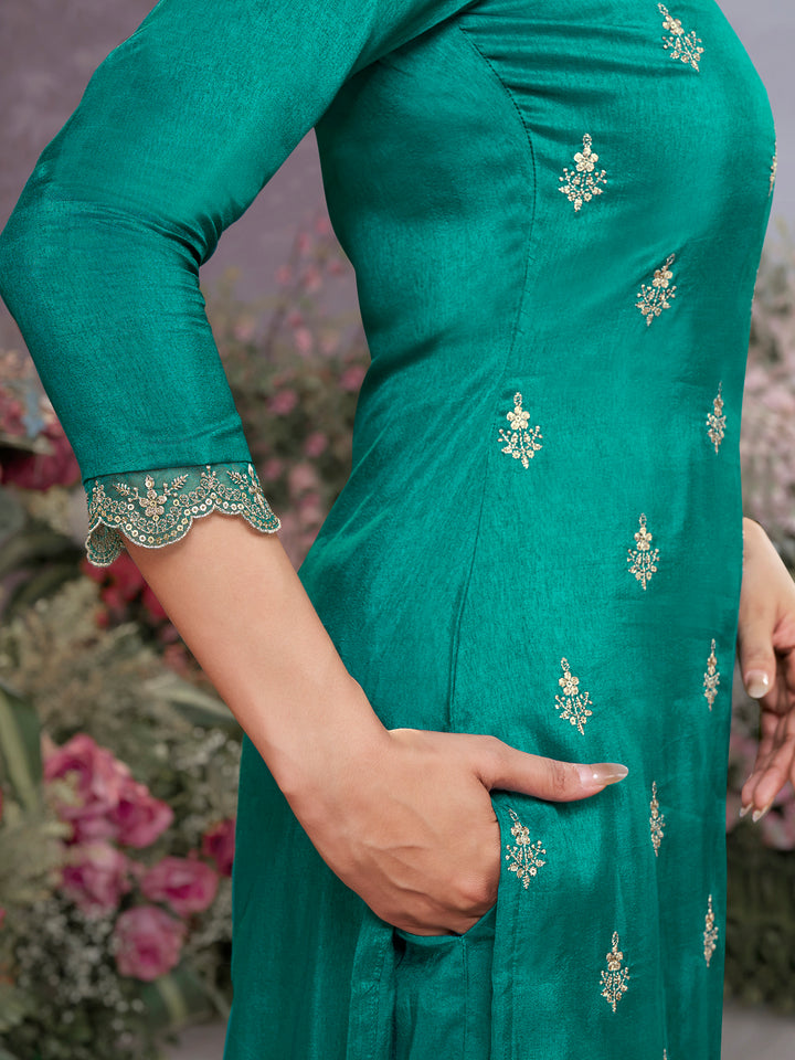 Green Dola Silk Kurta Set with Embroidered Work Paired with Chiffon Dupatta with Digital Print Work