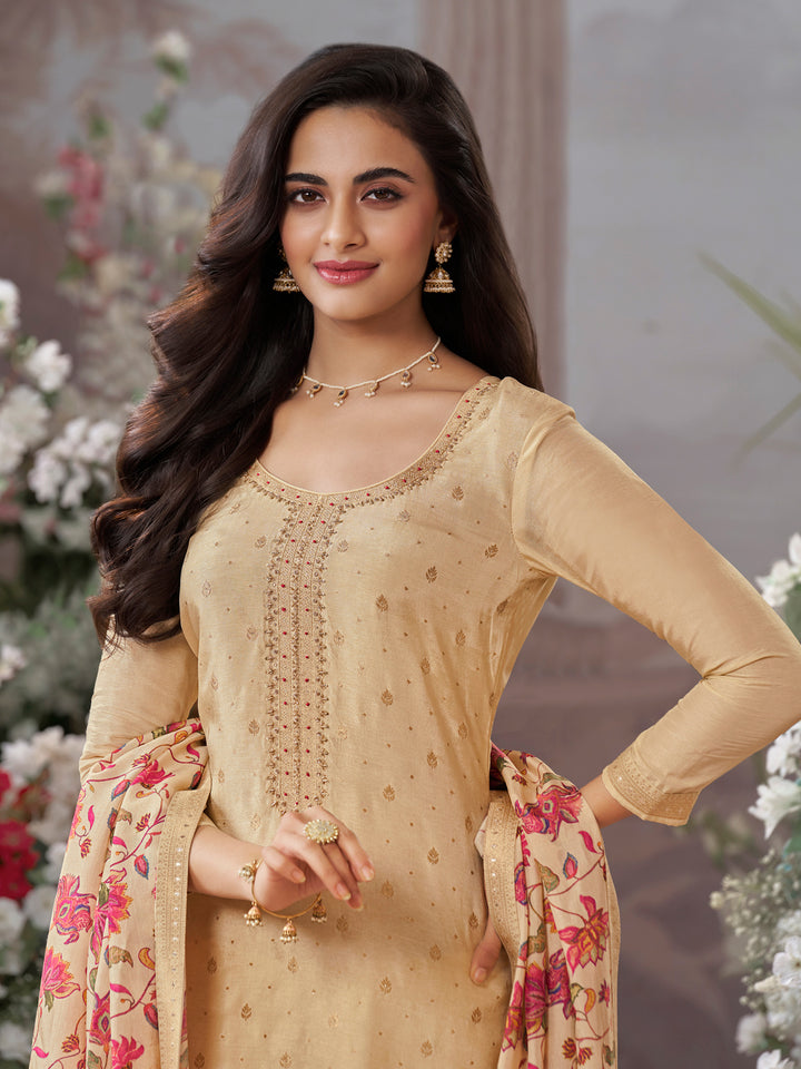 Off White Dola Silk Kurta Set with Jacquard Work, Paired with a Dola Silk Digital Printed Dupatta