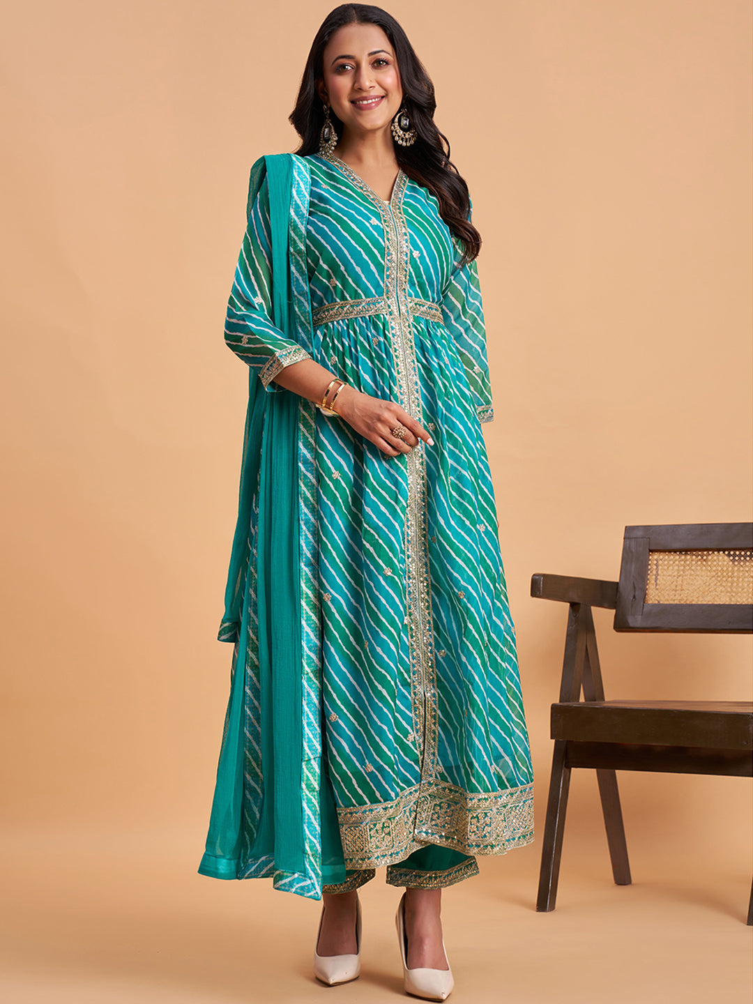 Women's Green Silk Chiffon Embellished Kurta With Pant And Dupatta
