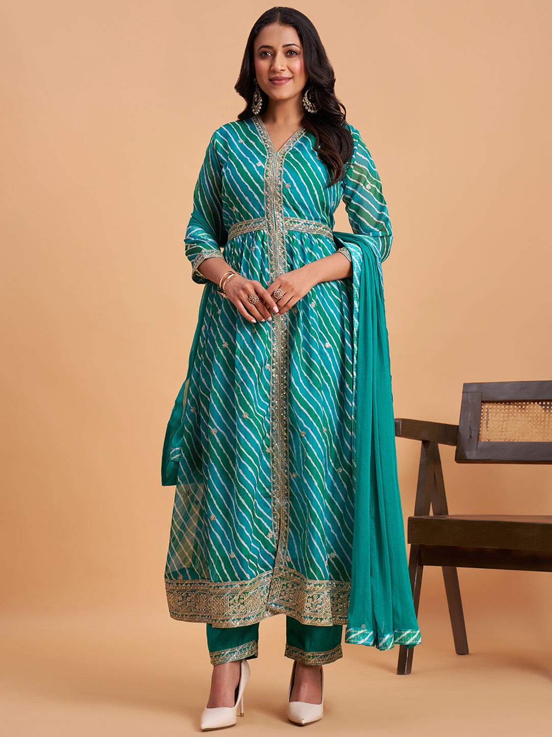 Women's Green Silk Chiffon Embellished Kurta With Pant And Dupatta
