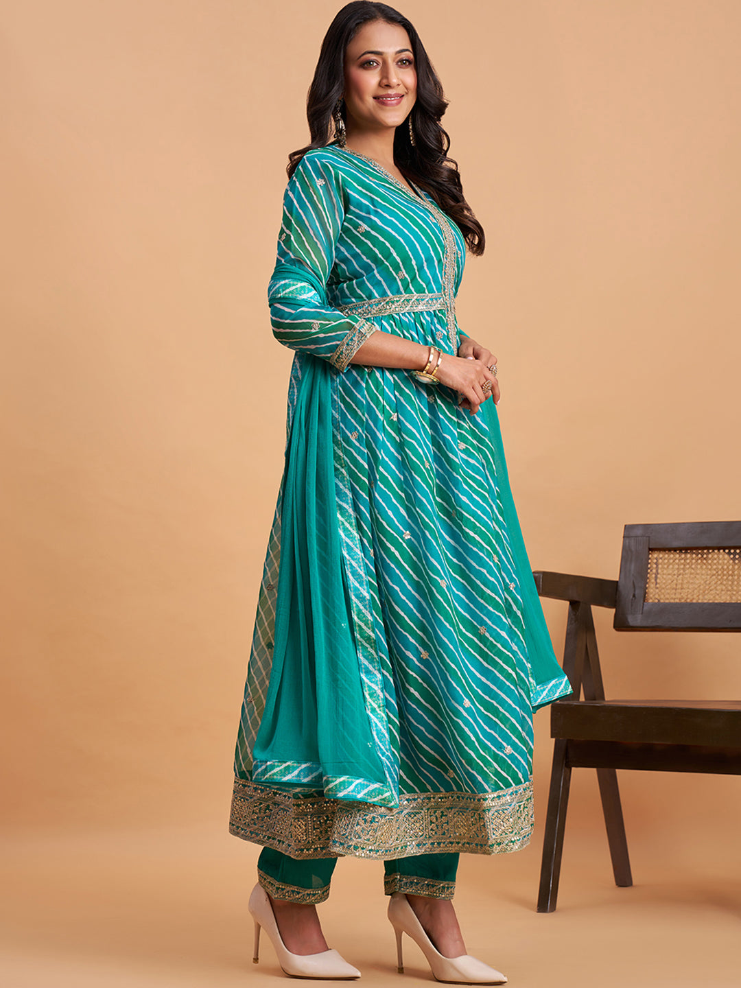 Women's Green Silk Chiffon Embellished Kurta With Pant And Dupatta