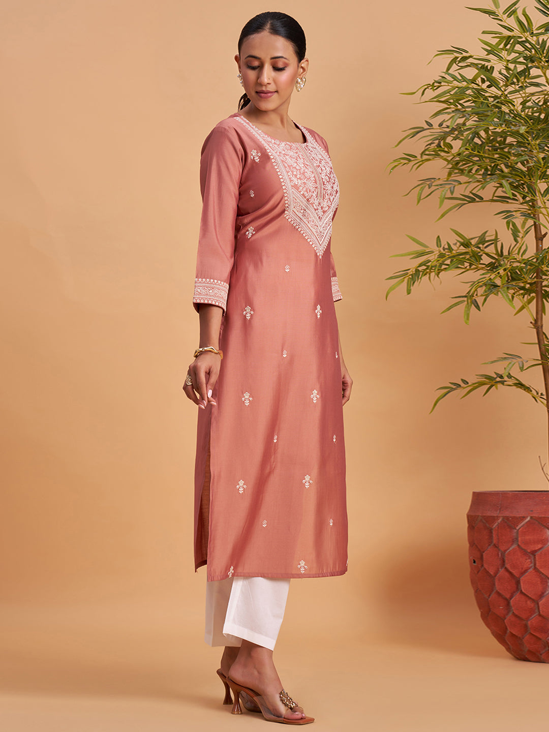 Women’s Elegant Dusty Rose Embroidered Straight Kurti