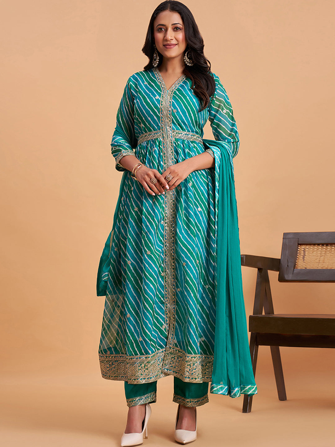 Women's Green Silk Chiffon Embellished Kurta With Pant And Dupatta