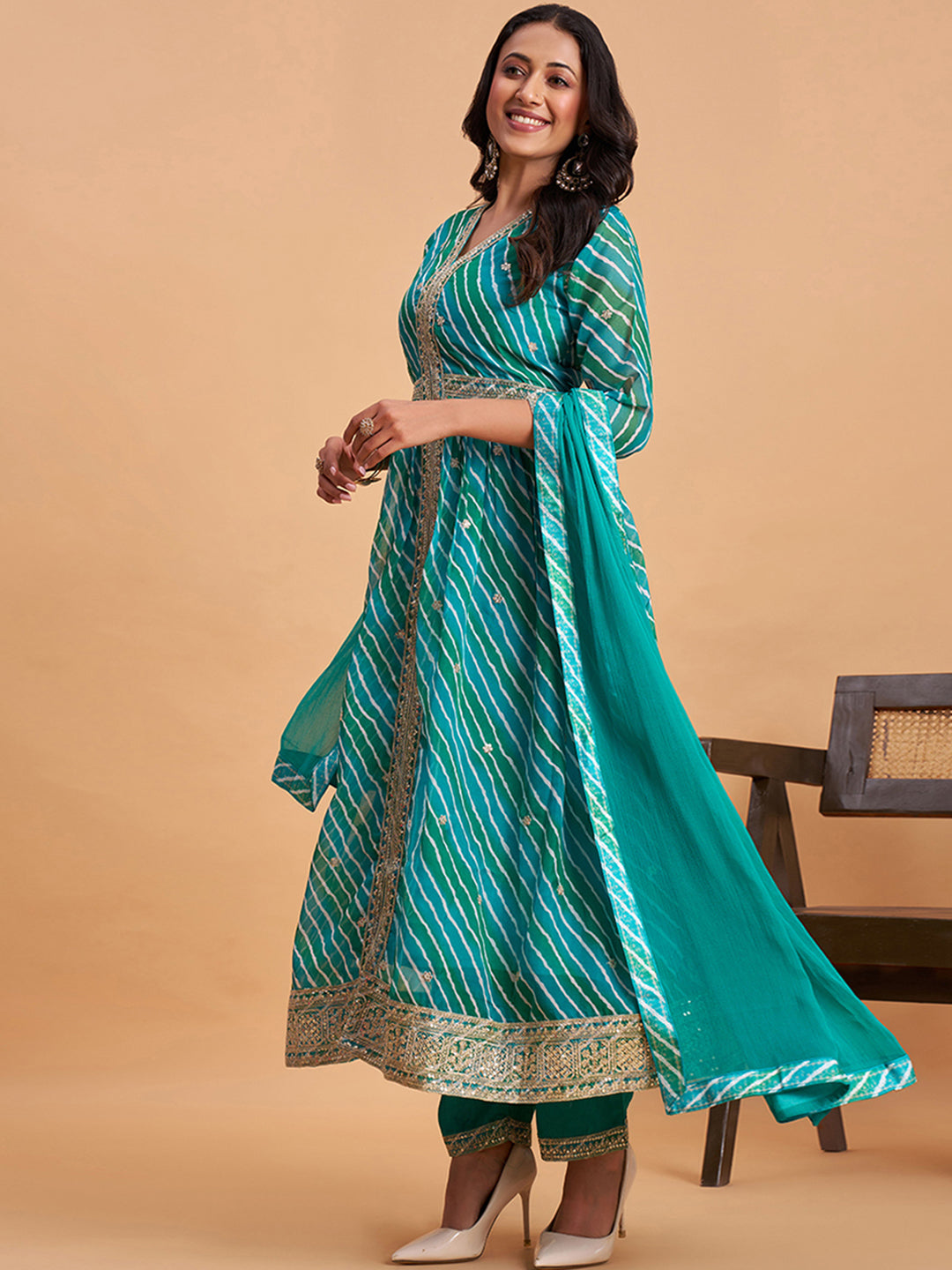 Women's Green Silk Chiffon Embellished Kurta With Pant And Dupatta