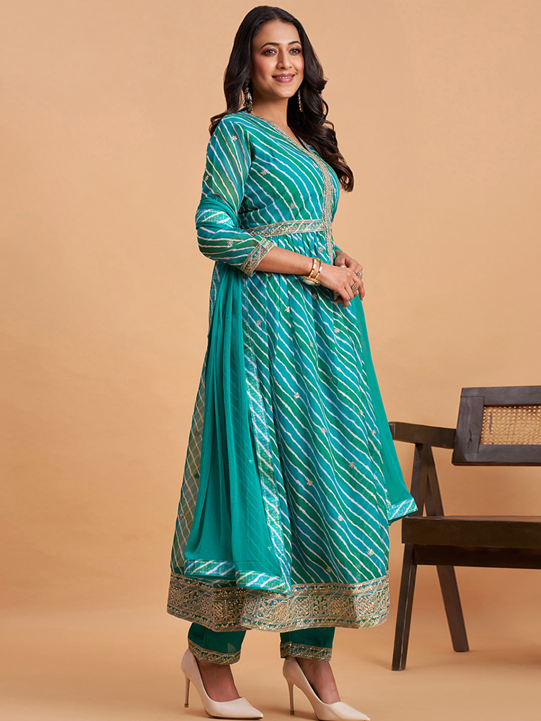 Women's Green Silk Chiffon Embellished Kurta With Pant And Dupatta